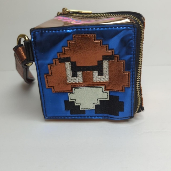 Nintendo Cube Wristlet - Picture 3 of 8